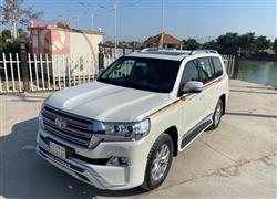 تۆیۆتا لاند کروزەر